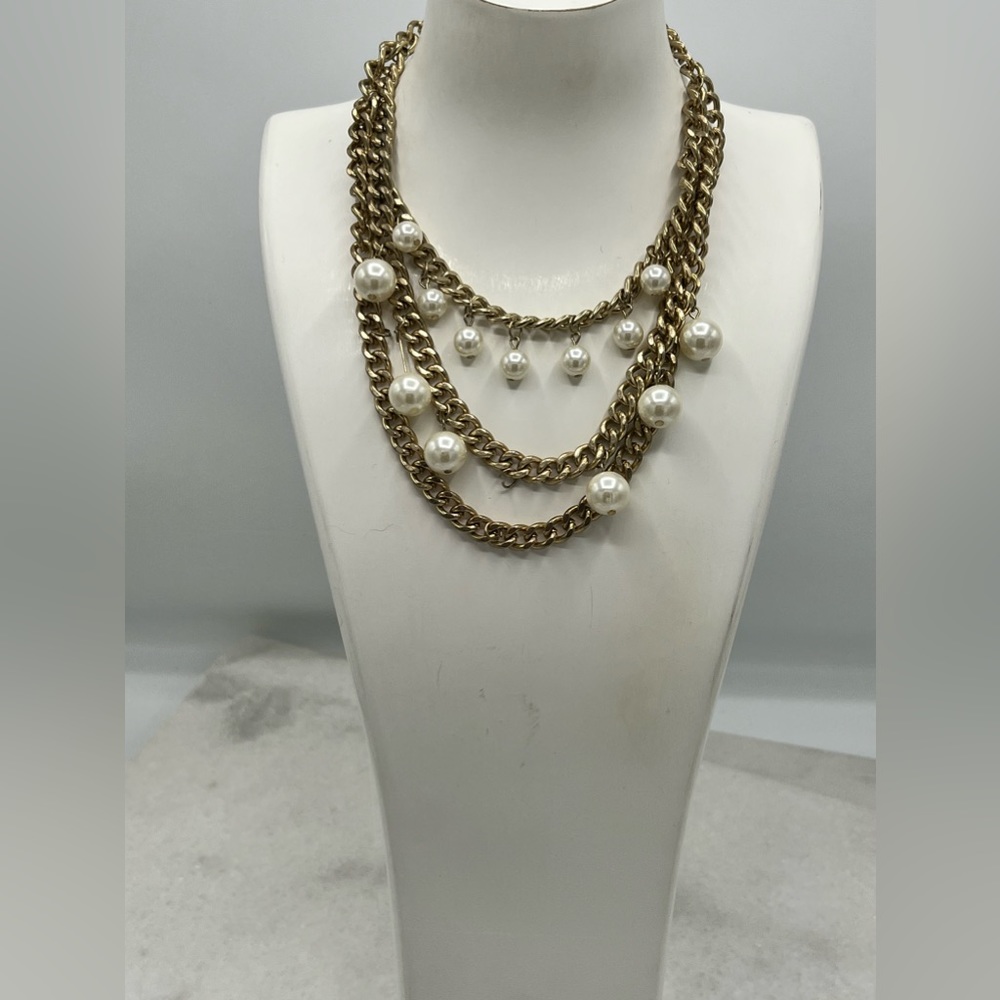 ✔️Gold Triple Chunky Chain Necklace with Various Sized Hanging Pearls - Picture 12 of 16